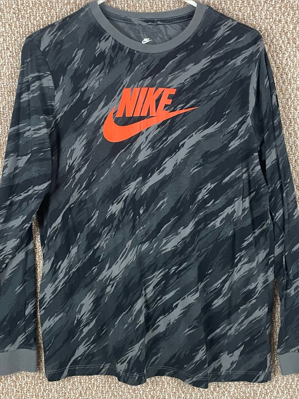 Nike Tee Shirt Youth XL Black Gray Graphic Orange Logo Long Sleeve T200
